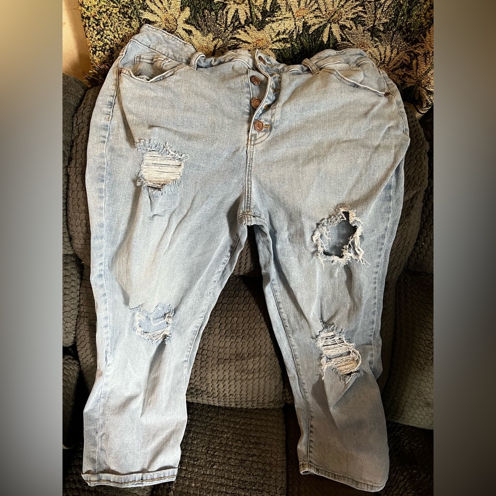Women’s loose fit button fly jeans